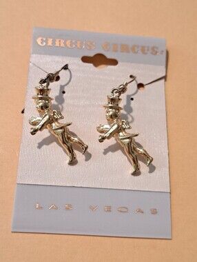New Circus Circus Las Vegas Gold Tone Cupid With Wings Dangle Drop Earrings